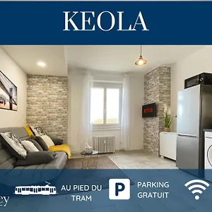 Appartement Homey Keola - Parking Privé Gratuit - Aux Portes De Genève - Au Pied Du Tram - Avec 1 Et Un Grand Salon Avec Un Canapé-lit 